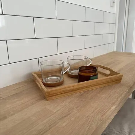 Beautifully Renovated 2 Bed * South Bank