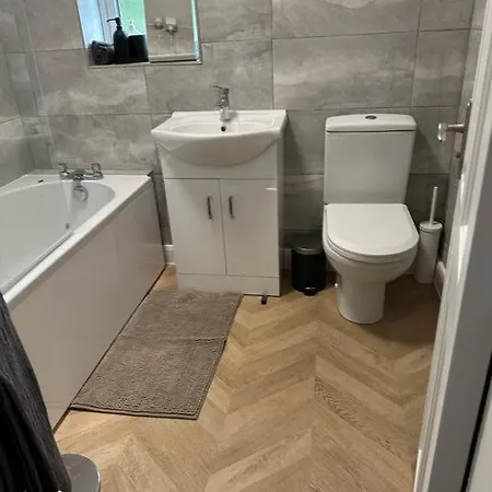 Beautifully Renovated 2 Bed * South Bank